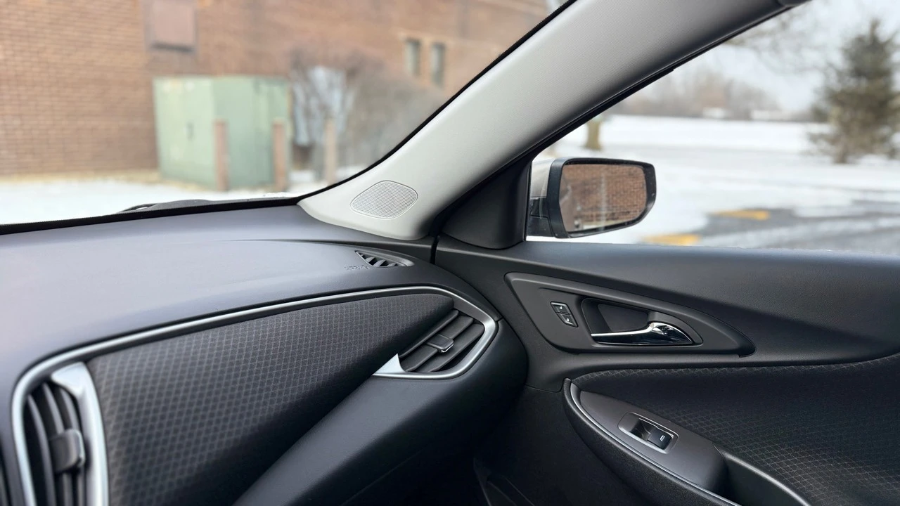 2025 Chevrolet Malibu - Image 19 of 21