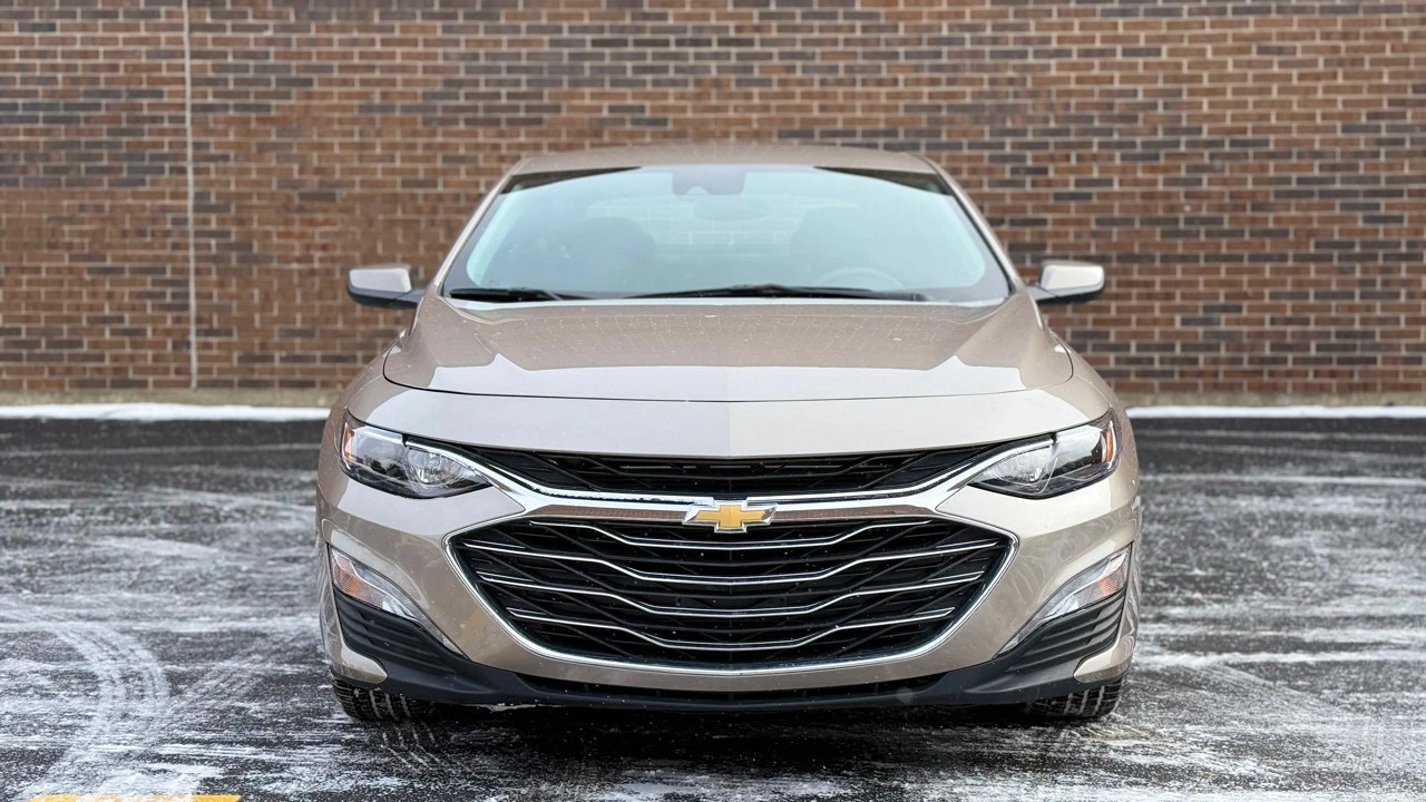 2025 Chevrolet Malibu - Image 2 of 21