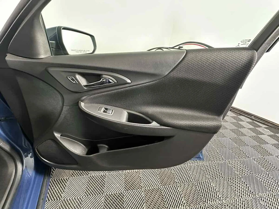 2025 Chevrolet Malibu - Image 16 of 21