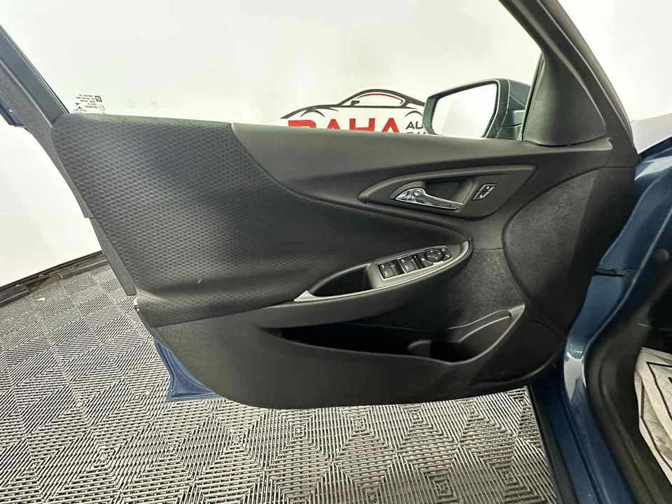 2025 Chevrolet Malibu - Image 15 of 21