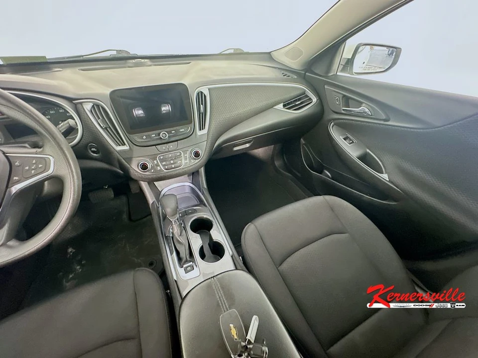 2025 Chevrolet Malibu - Image 11 of 21
