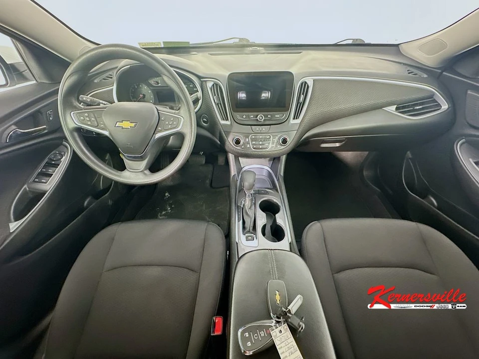 2025 Chevrolet Malibu - Image 10 of 21
