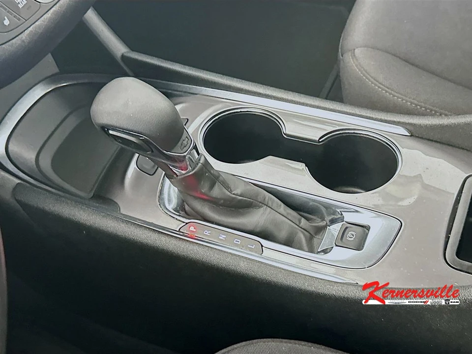 2025 Chevrolet Malibu - Image 16 of 21