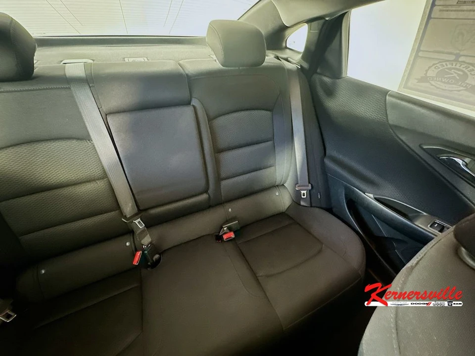 2025 Chevrolet Malibu - Image 14 of 21