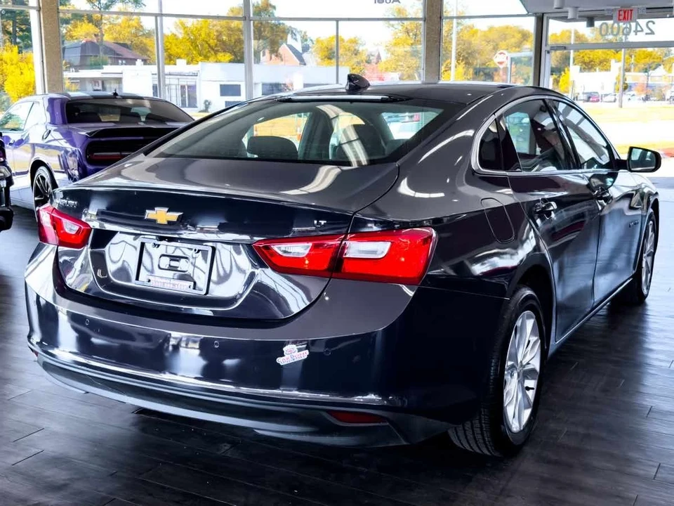 2025 Chevrolet Malibu - Image 15 of 21