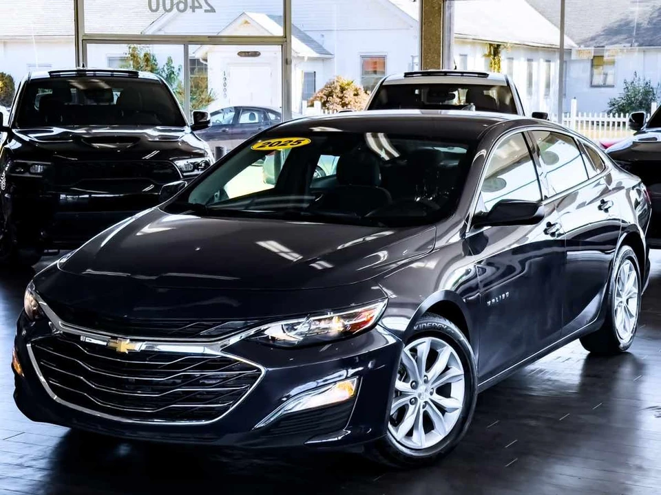 2025 Chevrolet Malibu - Image 4 of 21