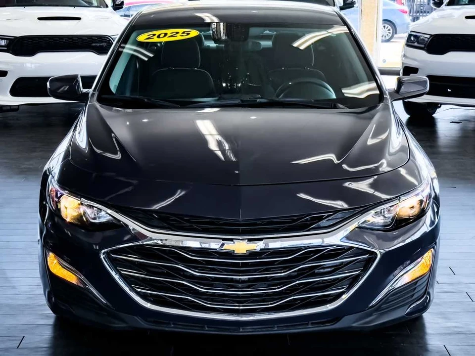 2025 Chevrolet Malibu - Image 3 of 12