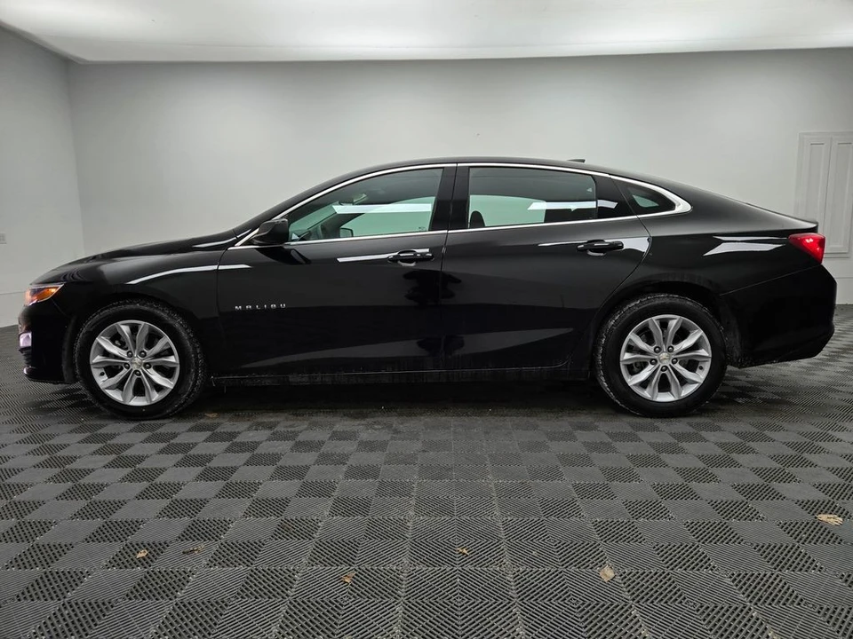 2025 Chevrolet Malibu - Image 11 of 12