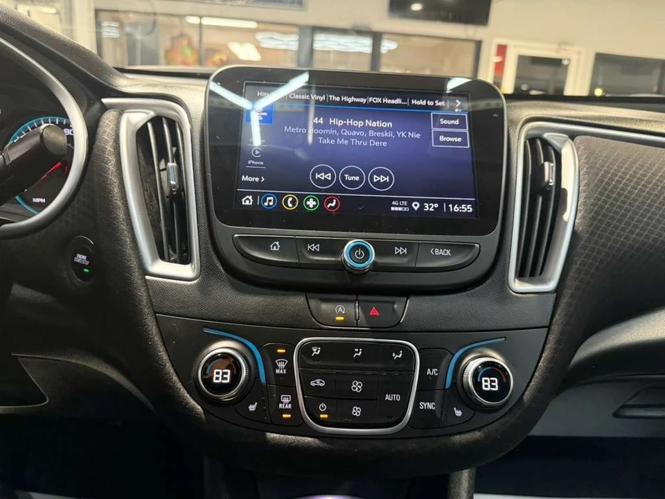 2025 Chevrolet Malibu - Image 15 of 21