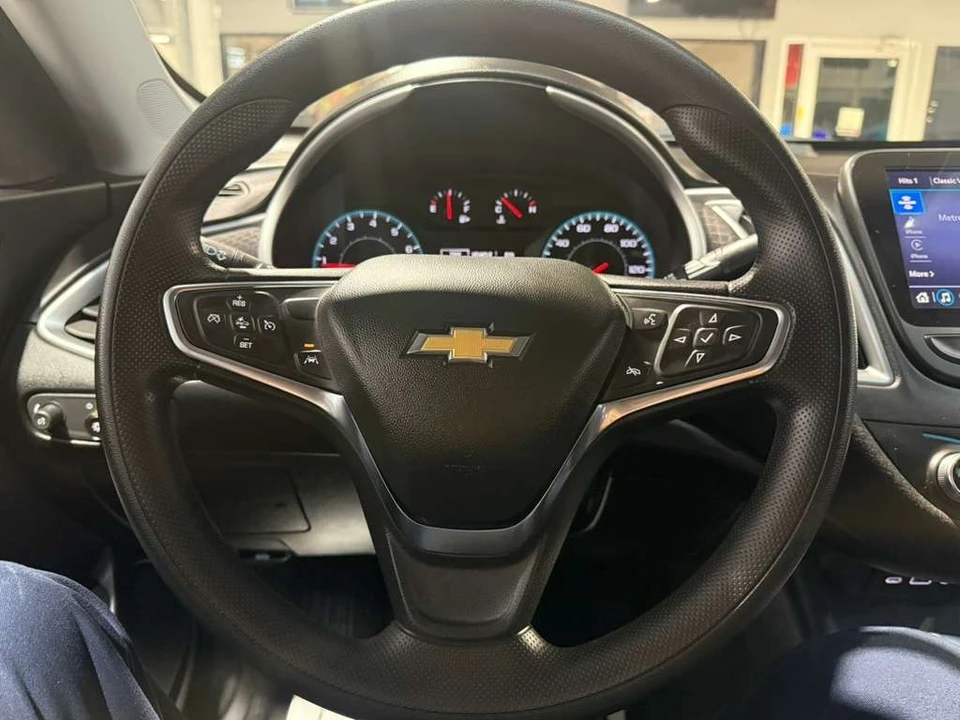 2025 Chevrolet Malibu - Image 10 of 21