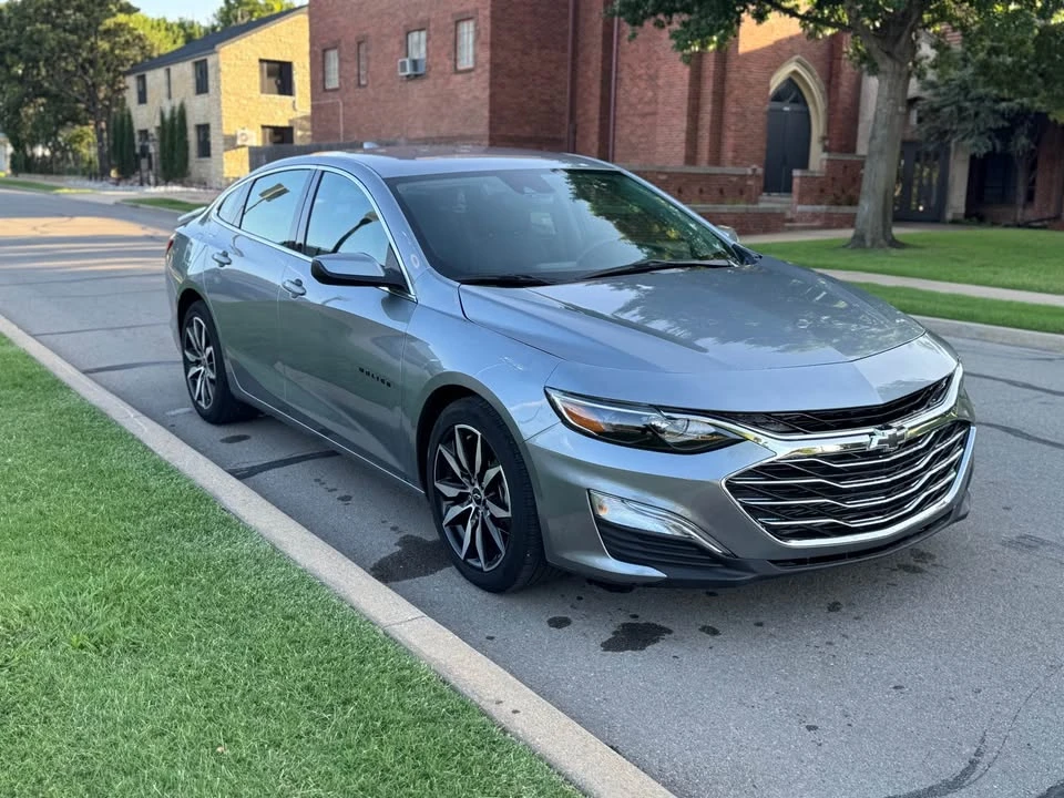 2025 Chevrolet Malibu - Image 2 of 18