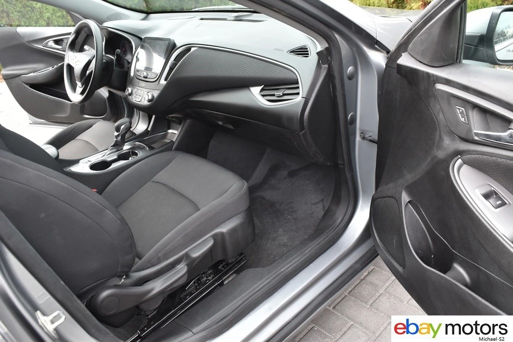 2025 Chevrolet Malibu - Image 15 of 21