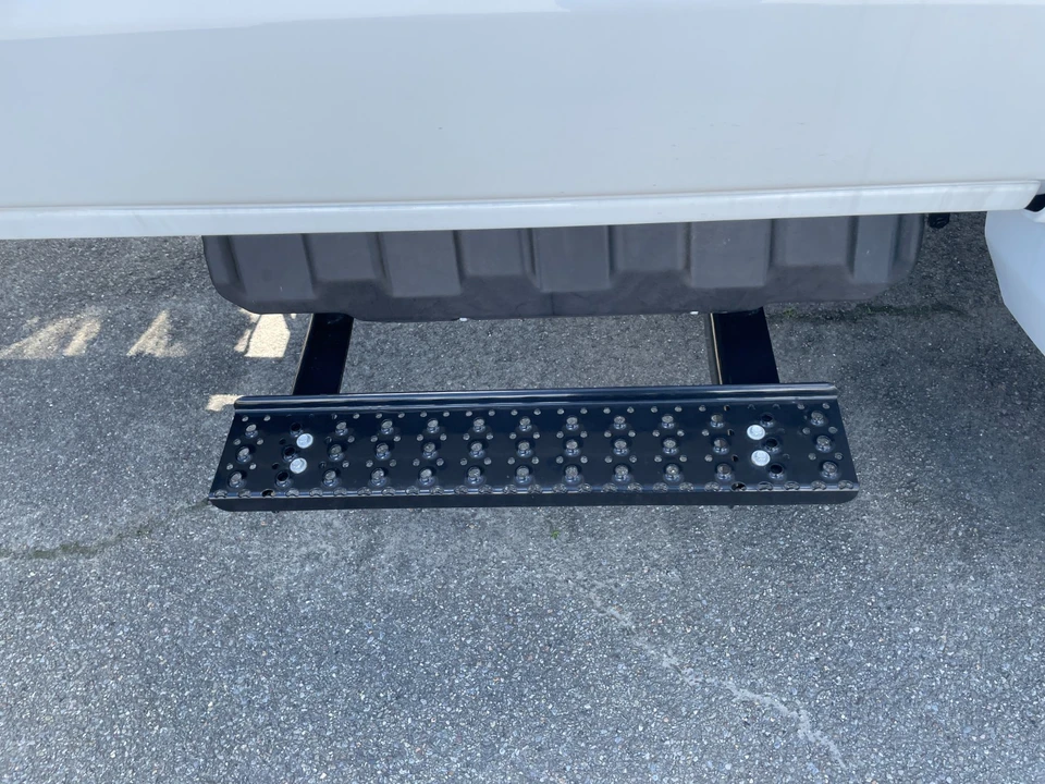 2025 Chevrolet Silverado - Image 3 of 24