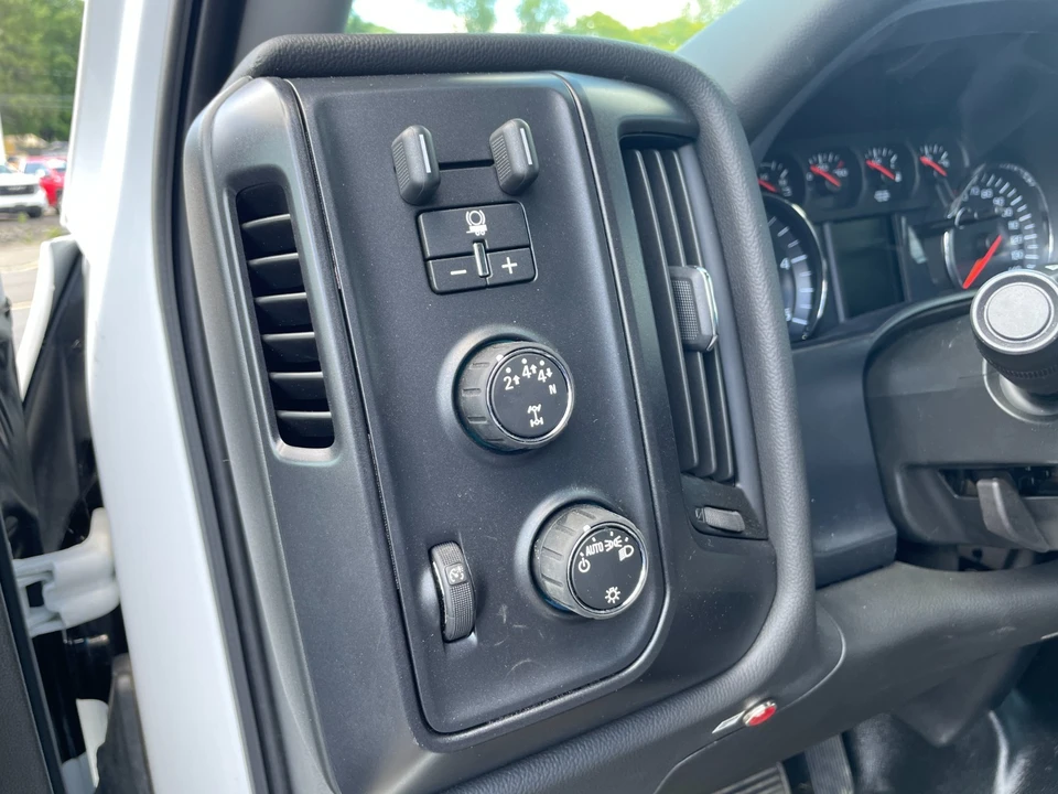 2025 Chevrolet Silverado - Image 17 of 24