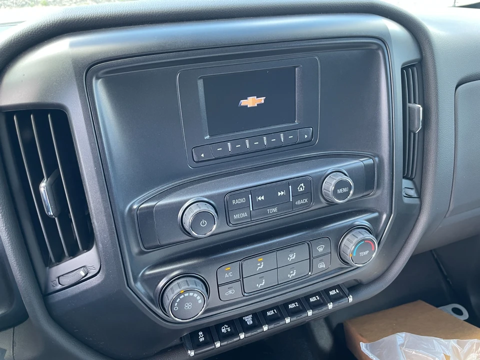 2025 Chevrolet Silverado - Image 18 of 24