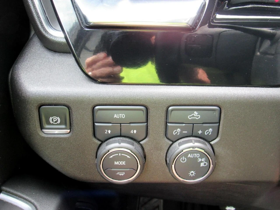 2025 Chevrolet Silverado 4th Gen - Image 16 of 21