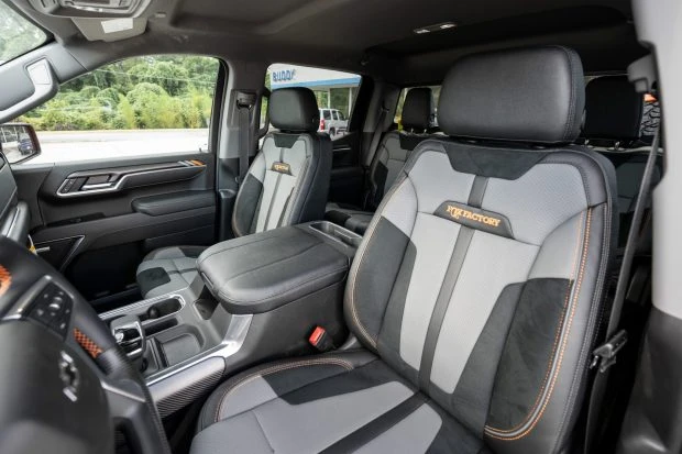 2025 Chevrolet Silverado 4th Gen - Image 4 of 9