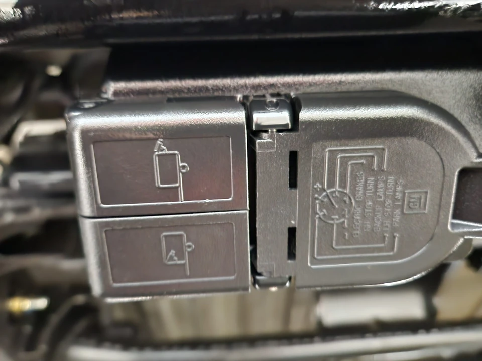 2025 Chevrolet Silverado 4th Gen - Image 24 of 31