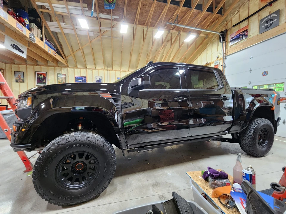 2025 Chevrolet Silverado 4th Gen - Image 4 of 31