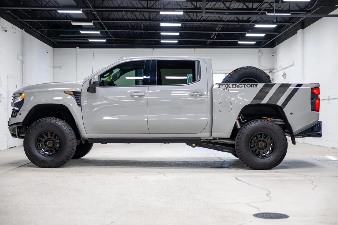 2025 Chevrolet Silverado 4th Gen - Image 2 of 31