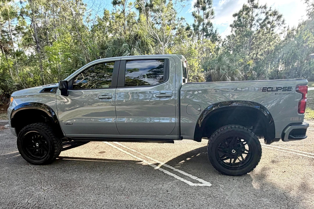 2025 Chevrolet Silverado 4th Gen - Image 3 of 31