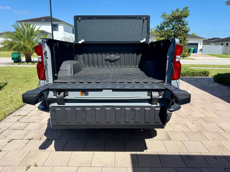 2025 Chevrolet Silverado 4th Gen - Image 13 of 31