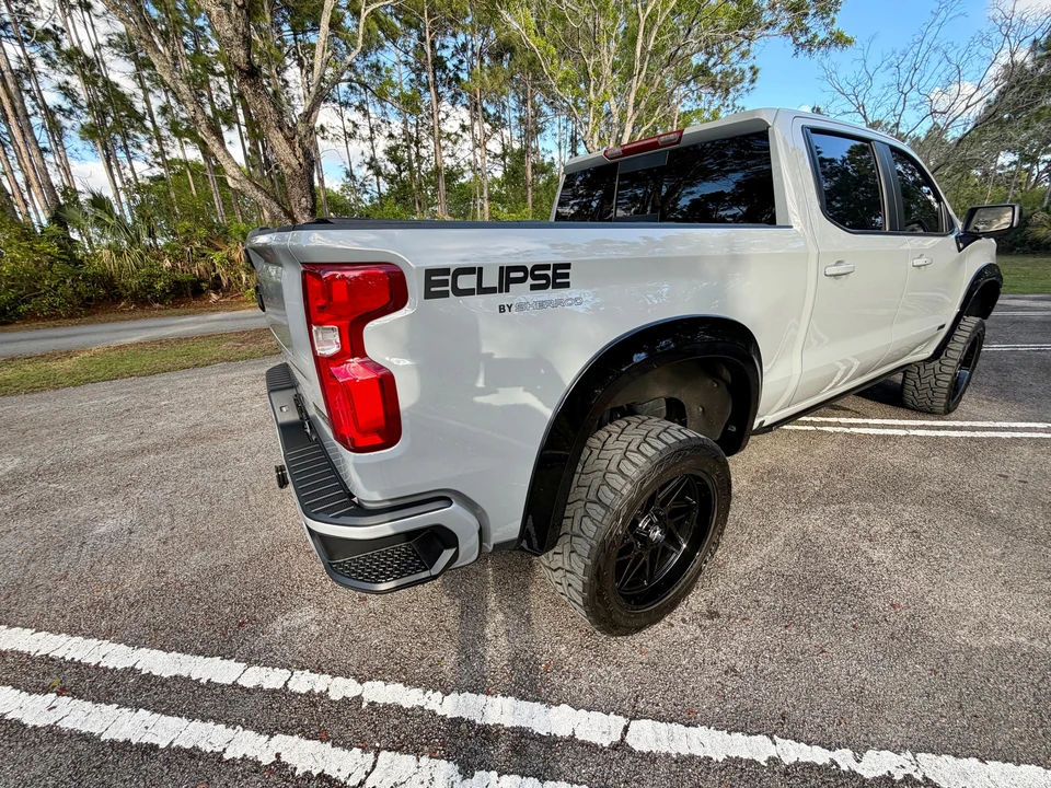 2025 Chevrolet Silverado 4th Gen - Image 24 of 31