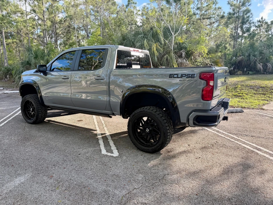 2025 Chevrolet Silverado 4th Gen - Image 7 of 31