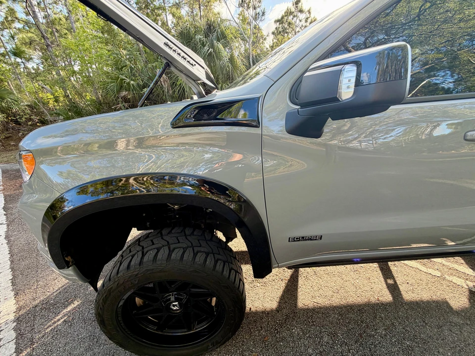 2025 Chevrolet Silverado 4th Gen - Image 20 of 31