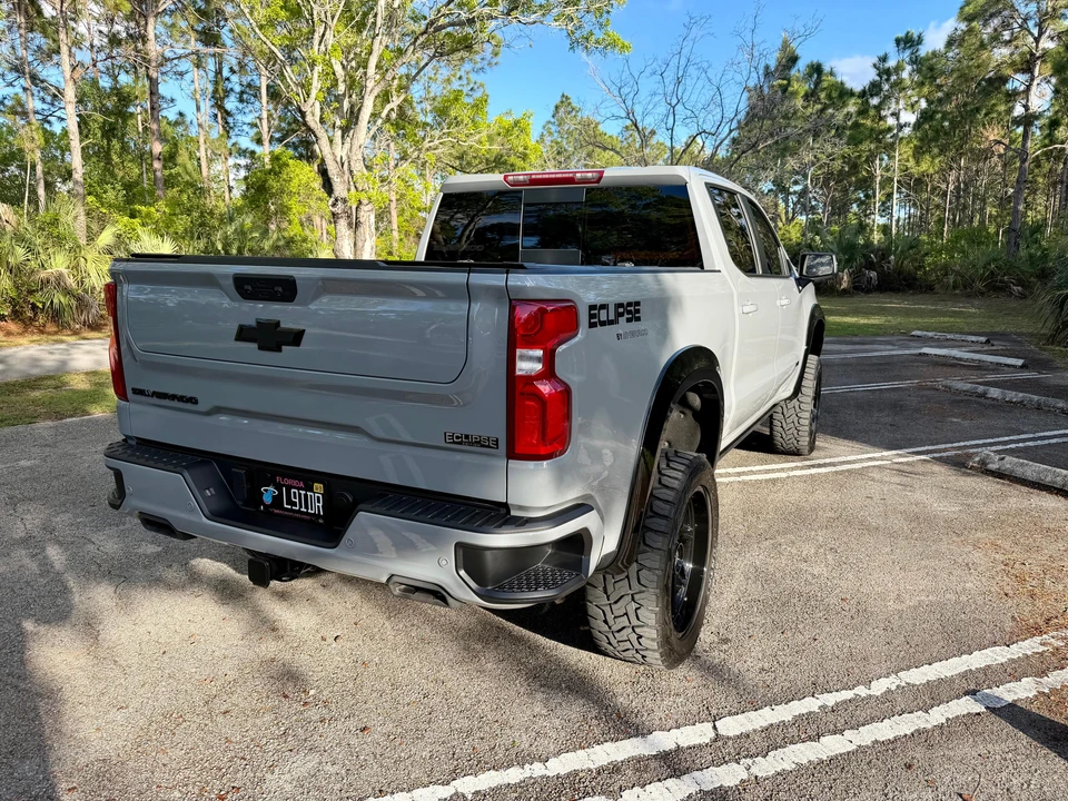 2025 Chevrolet Silverado 4th Gen - Image 14 of 31