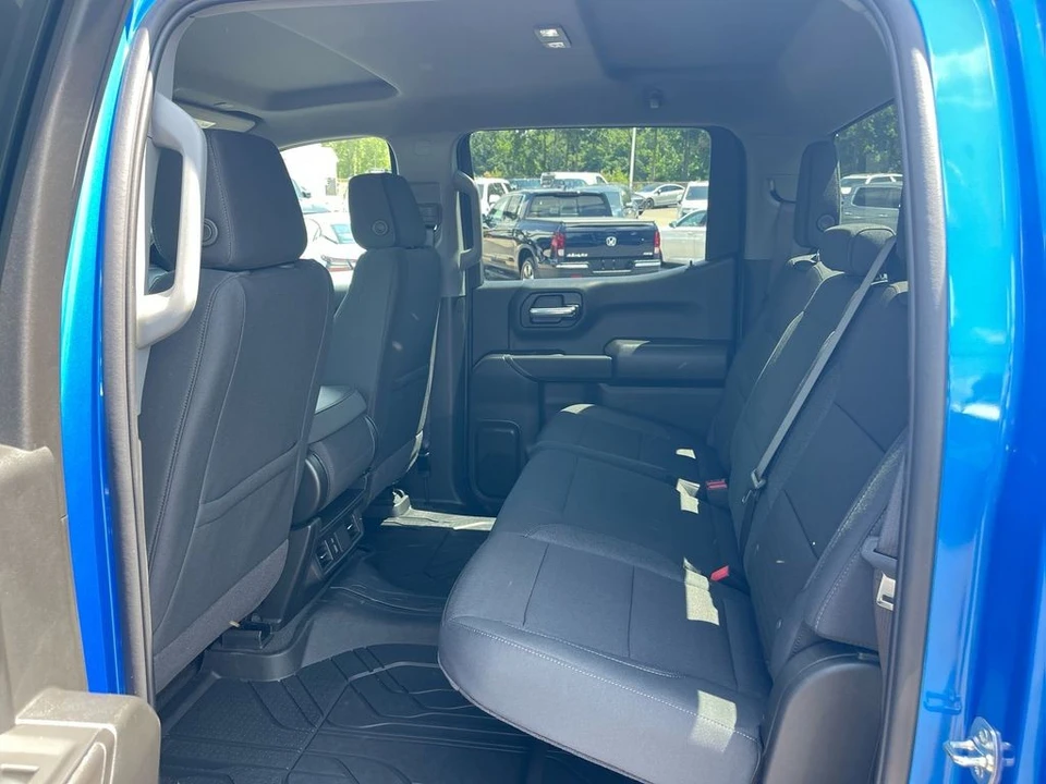 2025 Chevrolet Silverado 4th Gen - Image 11 of 12