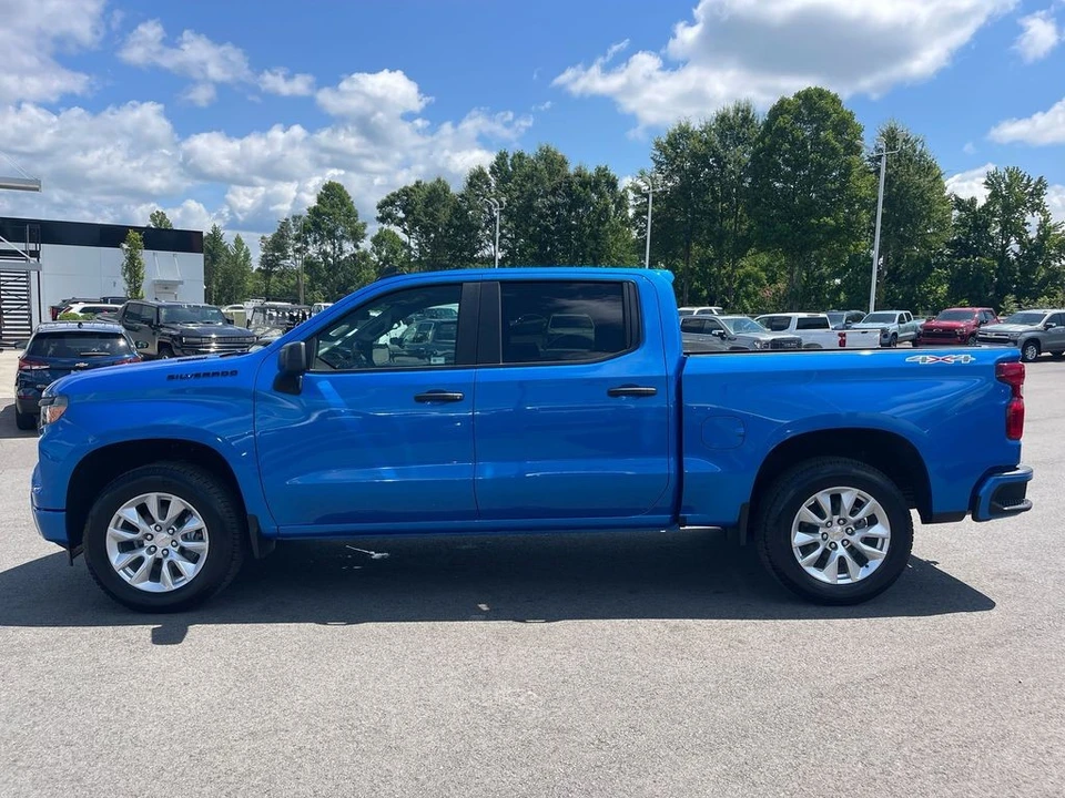 2025 Chevrolet Silverado 4th Gen - Image 2 of 12