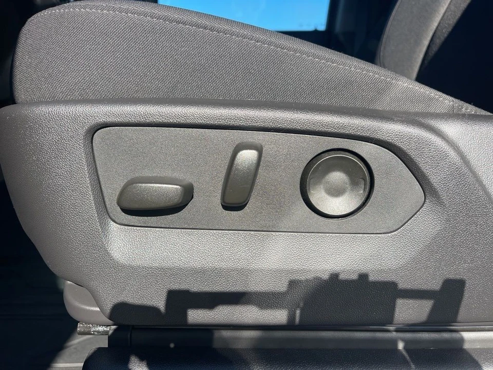 2025 Chevrolet Silverado 4th Gen - Image 10 of 21