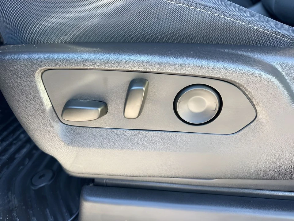 2025 Chevrolet Silverado 4th Gen - Image 10 of 12