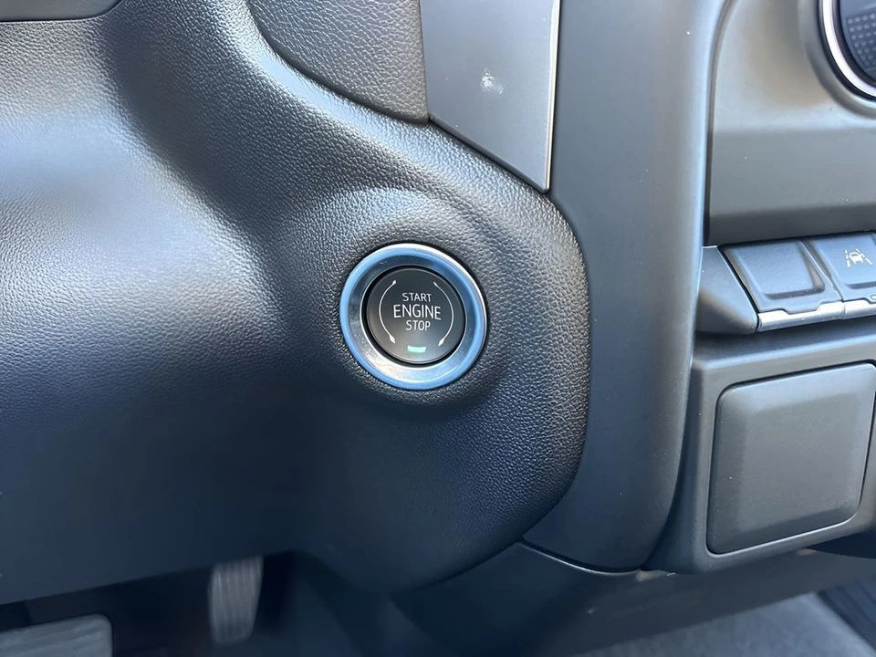 2025 Chevrolet Silverado 4th Gen - Image 19 of 21