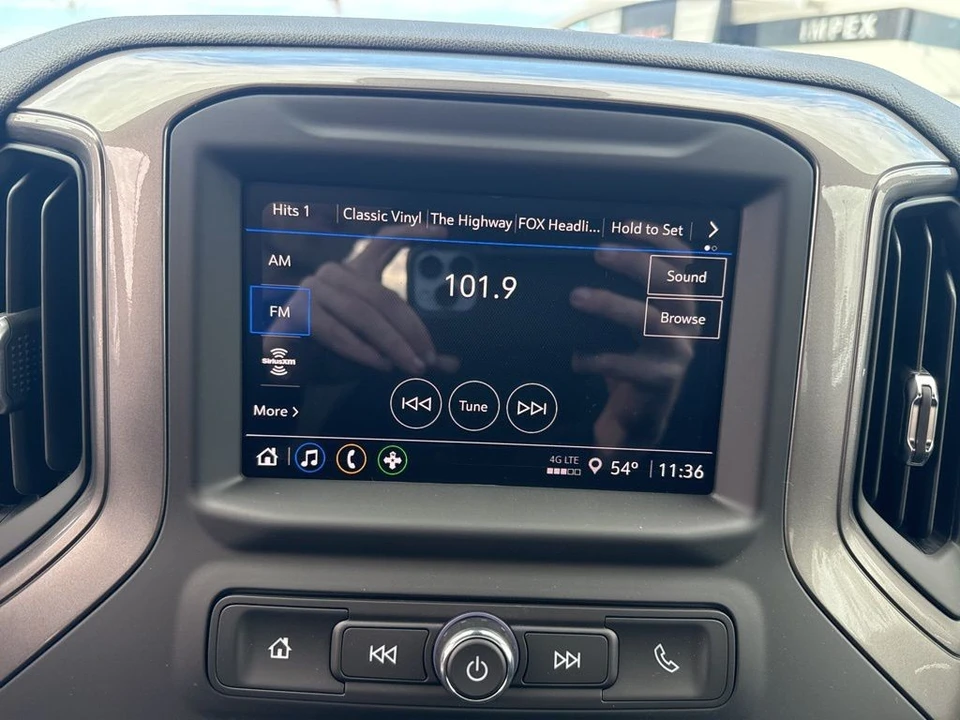 2025 Chevrolet Silverado 4th Gen - Image 18 of 21