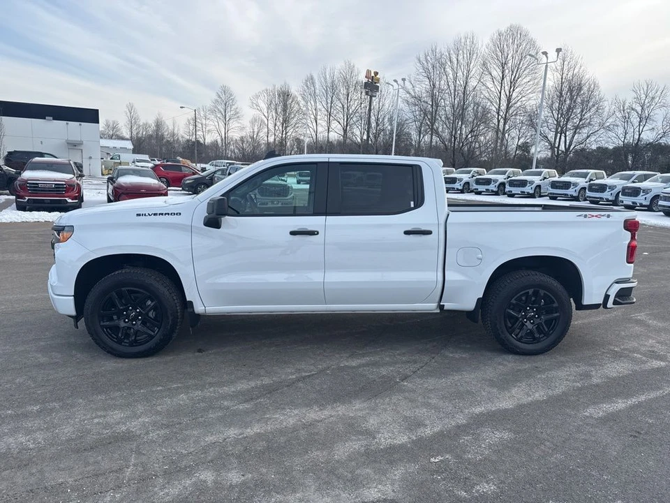 2025 Chevrolet Silverado 4th Gen - Image 2 of 21