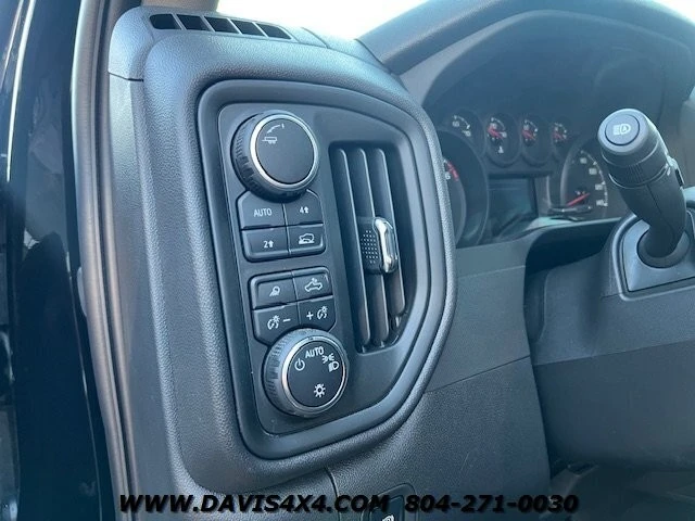 2025 Chevrolet Silverado 4th Gen - Image 19 of 30
