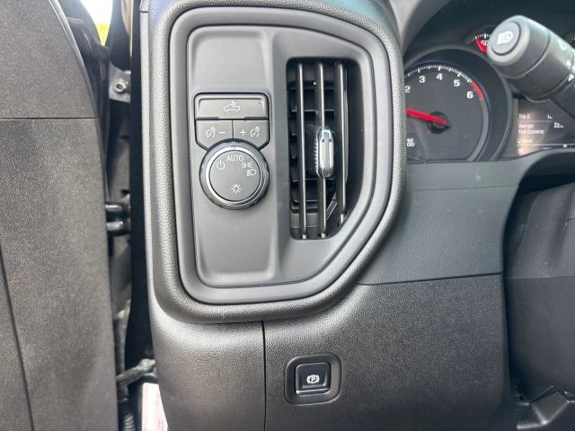 2025 Chevrolet Silverado 4th Gen - Image 19 of 21