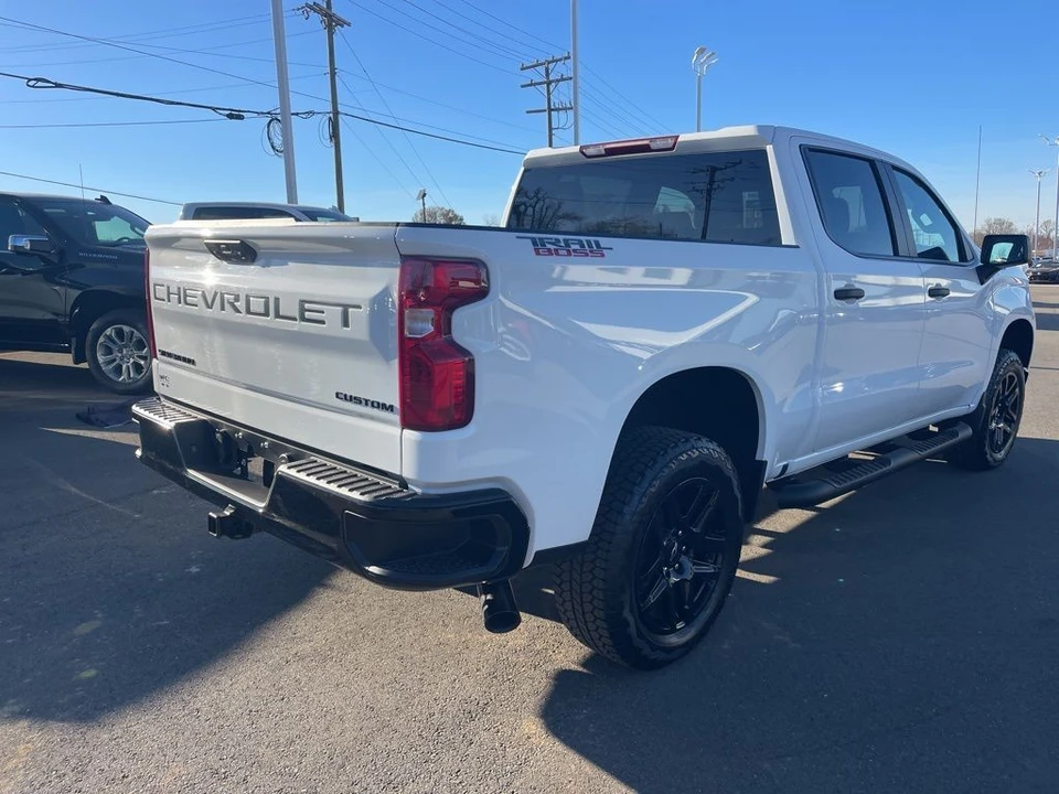 2025 Chevrolet Silverado 4th Gen - Image 5 of 12