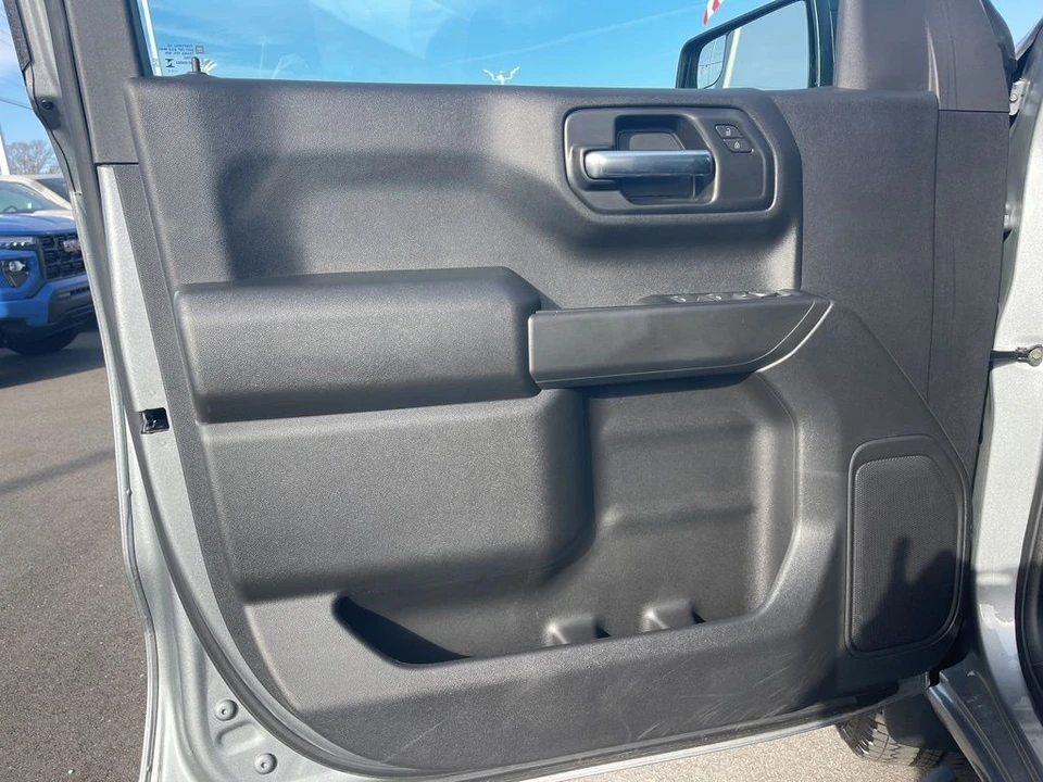2025 Chevrolet Silverado 4th Gen - Image 9 of 12