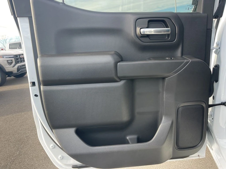 2025 Chevrolet Silverado 4th Gen - Image 13 of 21