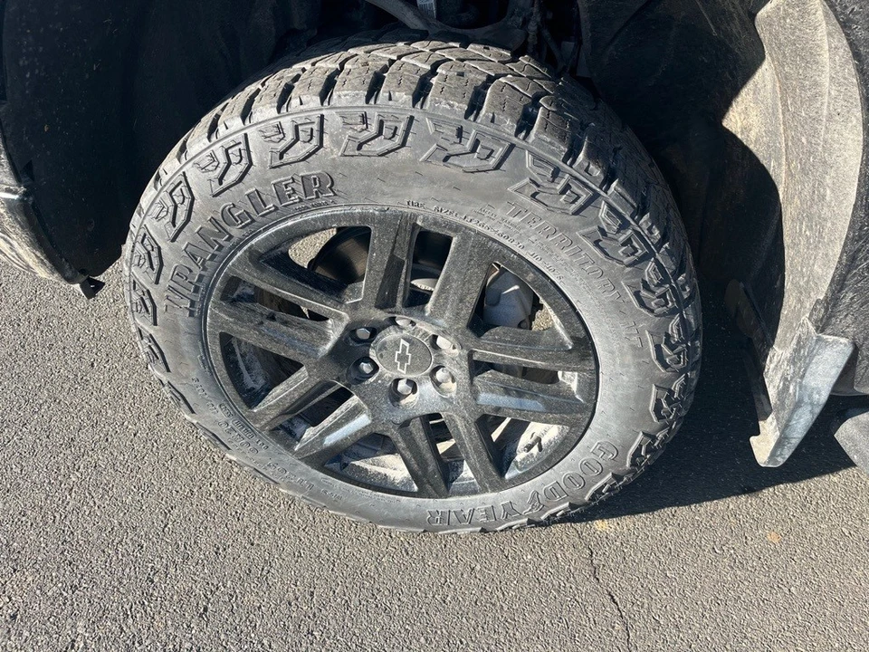 2025 Chevrolet Silverado 4th Gen - Image 10 of 12