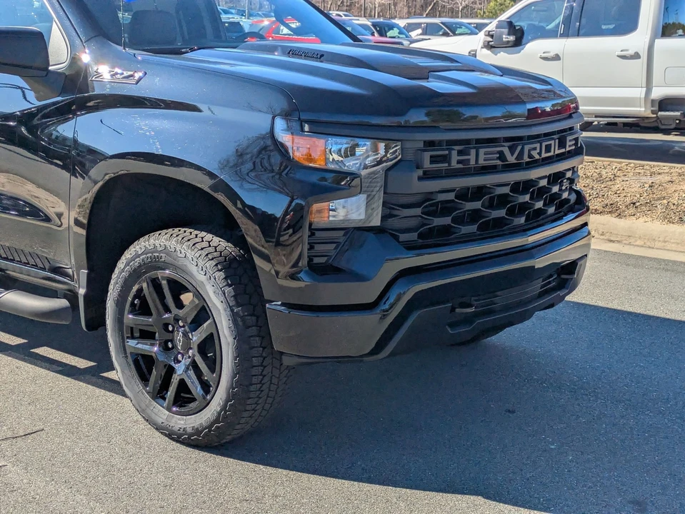 2025 Chevrolet Silverado 4th Gen - Image 10 of 21