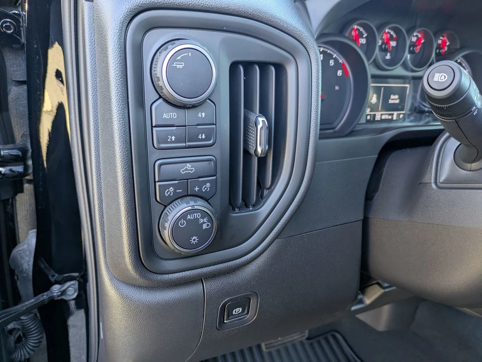 2025 Chevrolet Silverado 4th Gen - Image 18 of 21