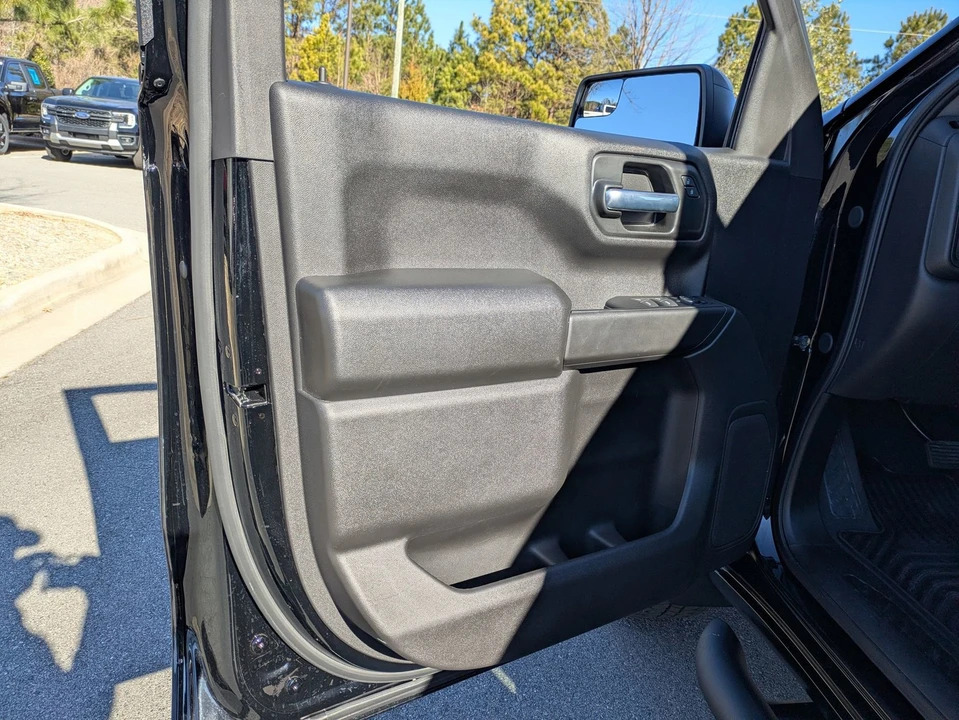 2025 Chevrolet Silverado 4th Gen - Image 16 of 21