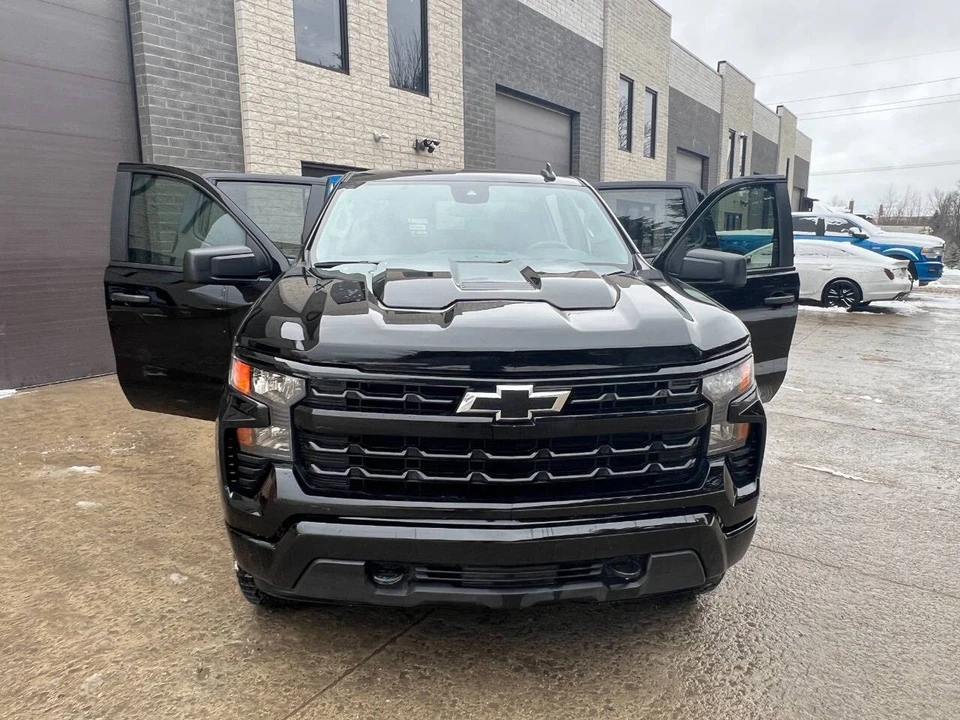 2025 Chevrolet Silverado 4th Gen - Image 15 of 21