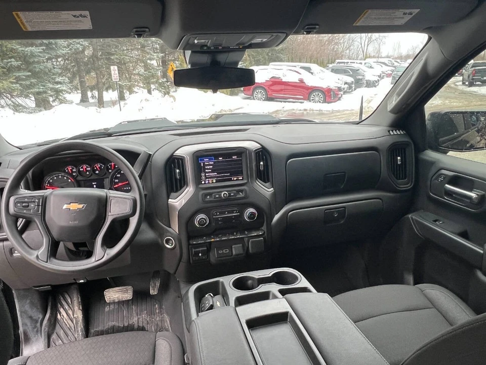 2025 Chevrolet Silverado 4th Gen - Image 19 of 21