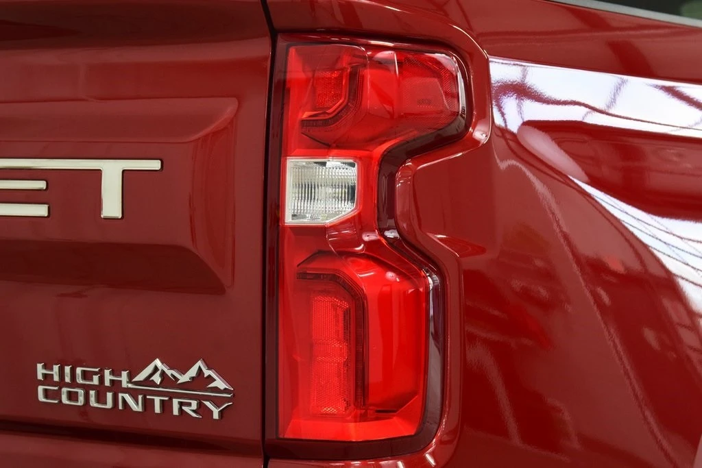 2025 Chevrolet Silverado 4th Gen - Image 19 of 21