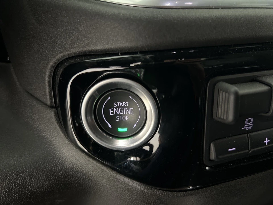 2025 Chevrolet Silverado 4th Gen - Image 15 of 21